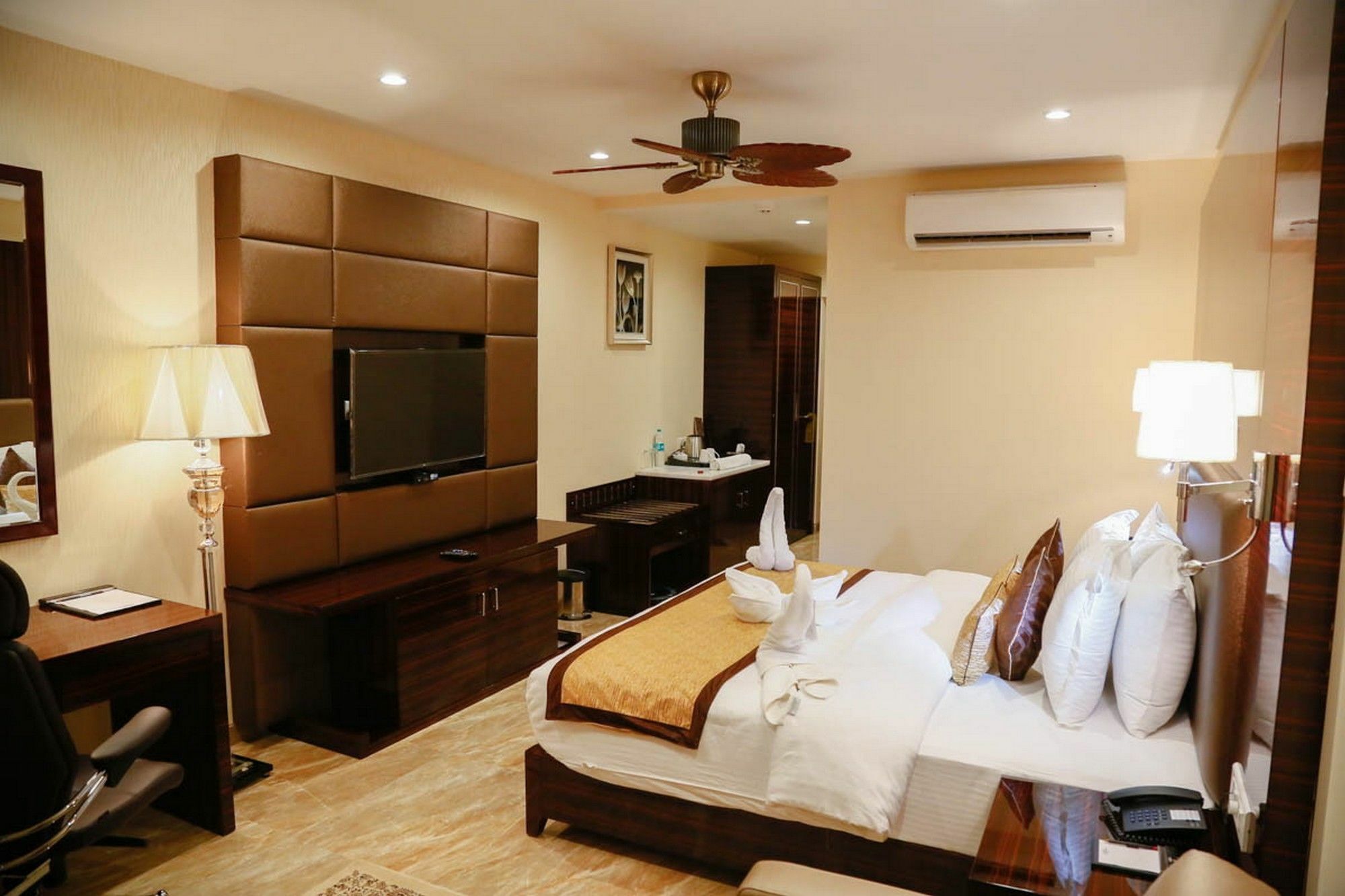 Fabhotel Prime Sarala Crown With Pool - Nr Calangute Beach Luaran gambar
