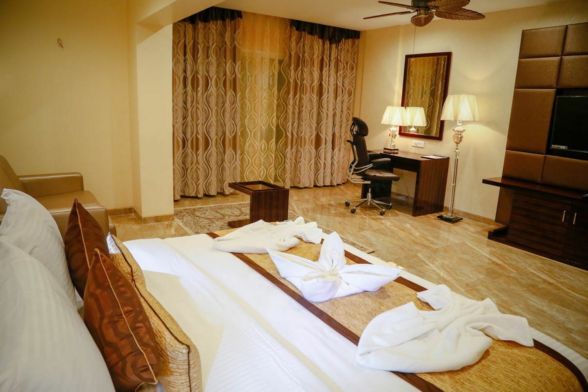 Fabhotel Prime Sarala Crown With Pool - Nr Calangute Beach Luaran gambar
